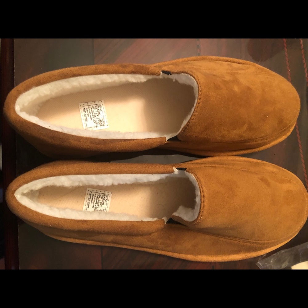 NWOT Doctor Comfort Relax Camel Color Slippers